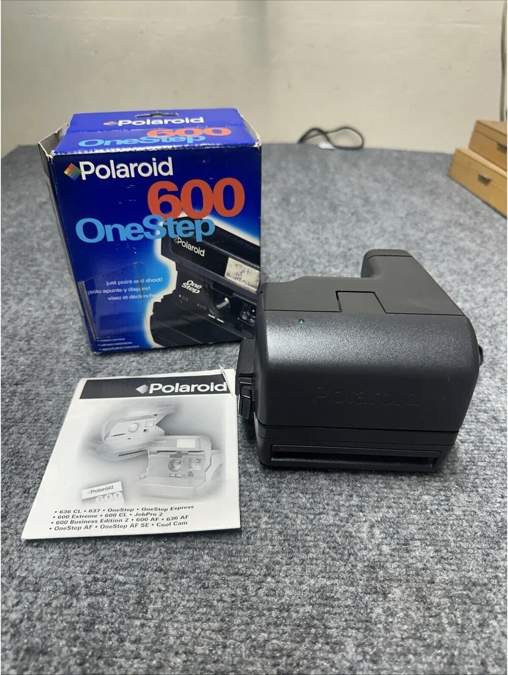 Polaroid OneStep 600 Instant Film Camera ￼open Box Untested